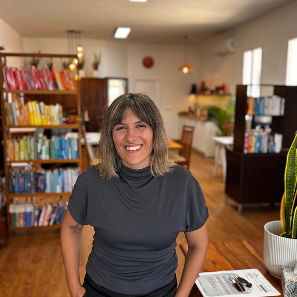 Property and immigration lawyer - Paula Similie in Mojacar